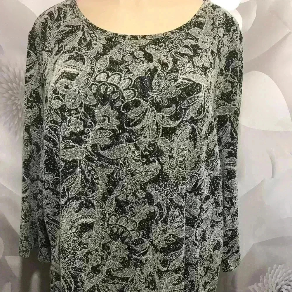 Soft By Avenue Womens Size 22/24 Black & White Paisley Long Sleeve Blouse